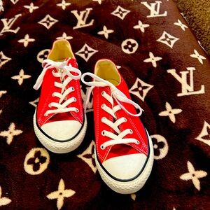 Red Low Top Converse Shoes - Size 3   Also fits women’s size 6